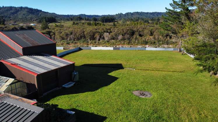 736 State Highway 7 Dobson_32