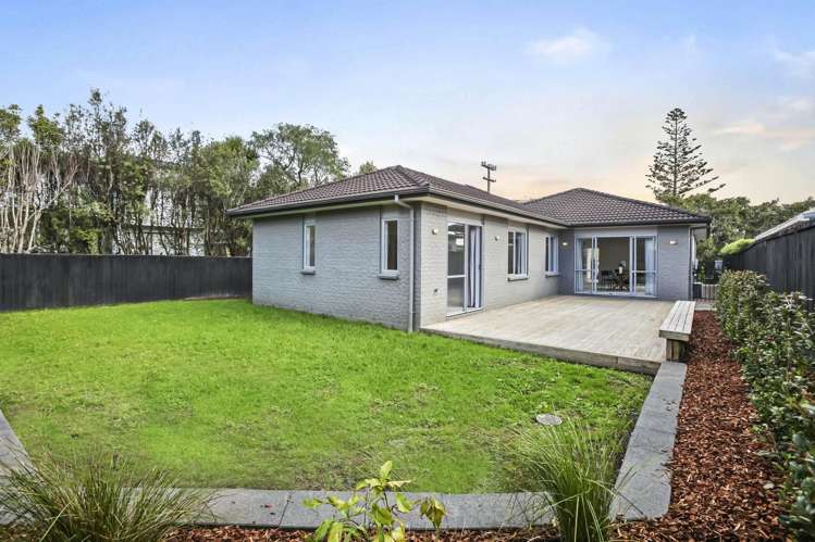108 Simpson Road Henderson Heights_33