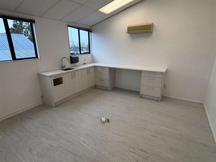 Unit 4 at 6 Tennyson Road Enderley_6