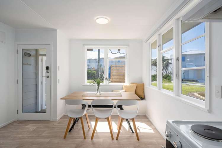 33 Castor Crescent Cannons Creek_2