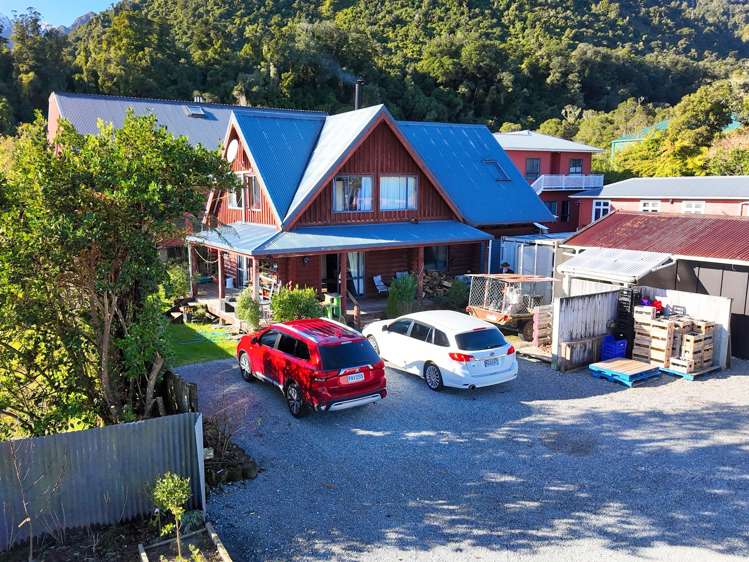 12 Main Road & 2 Condon Street Franz Josef_22