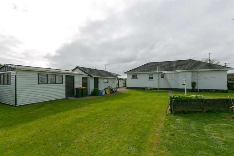 229 Glover Road Hawera_16