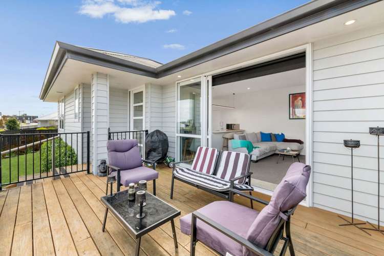 8 Seventh View Avenue Beachlands_9