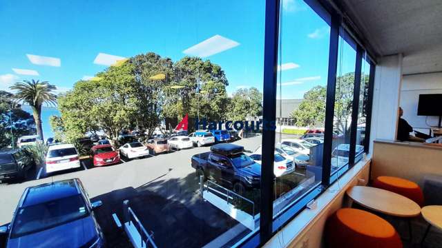 Unit B/95 Hurstmere Road Takapuna_1