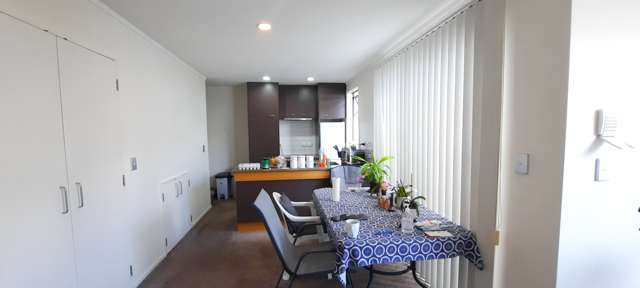 16/3 Wagener Place Mount Albert_1