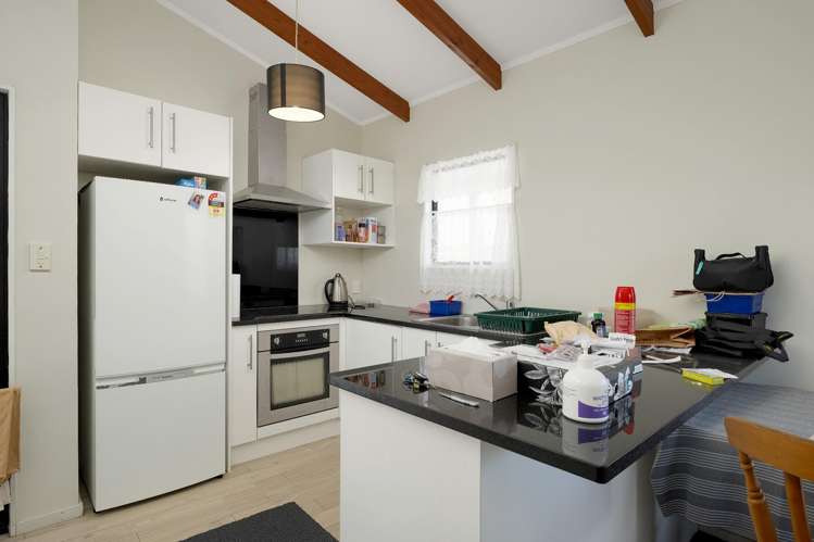 52 Robertson Road Mangere East_10