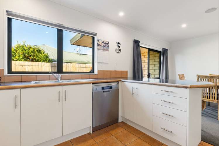 10 Cairns Crescent Rototuna_8