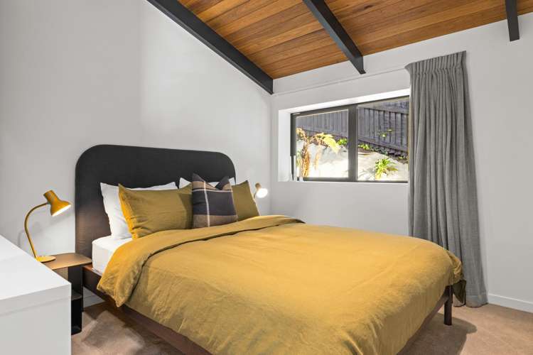 11 Beach Road Akaroa_15