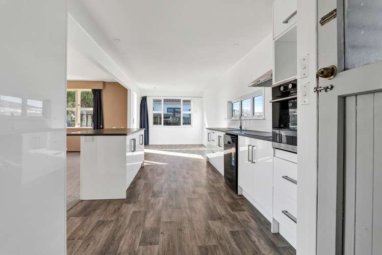 10 Douglas Street_5