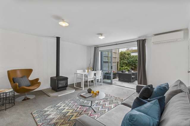 2/124 John Street 1766_1