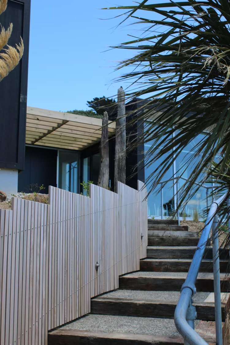  B/15 Hungerford Road Lyall Bay_3