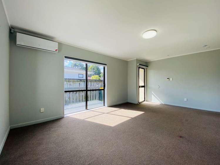 1/11 Kennington Drive Clendon Park_2