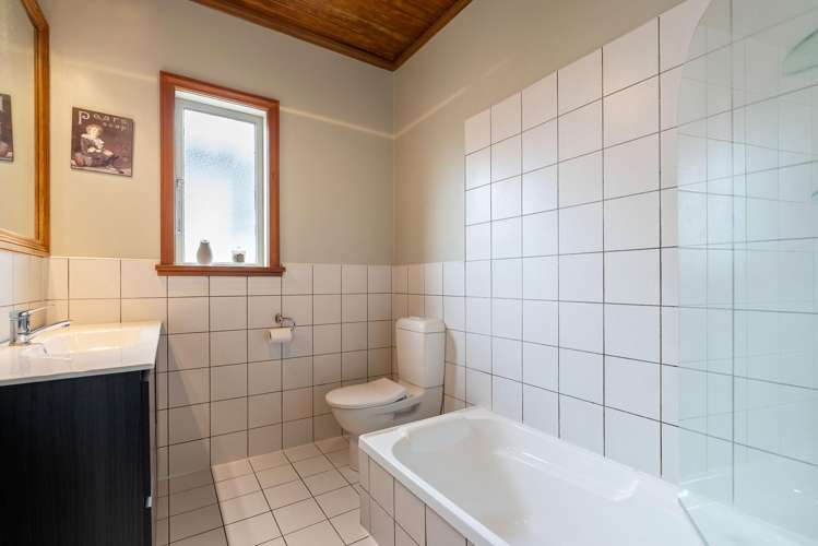 7 Charleston Avenue Boulcott_11