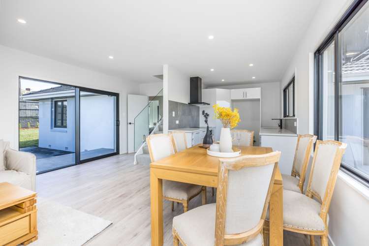 1/53 Raleigh Road Northcote_7