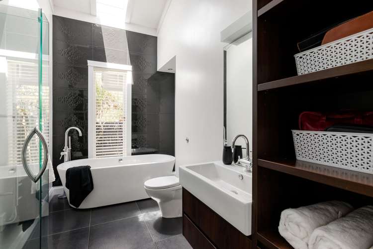 58 Lake Crescent Hamilton Lake_22