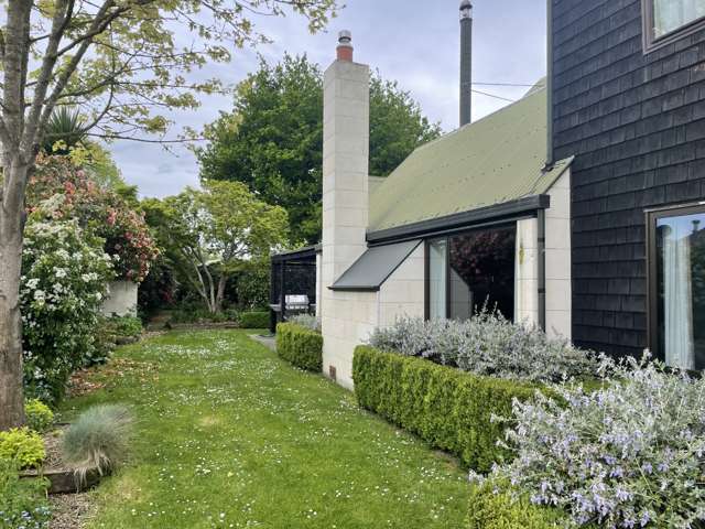 111 McKenzie Street 11274_1