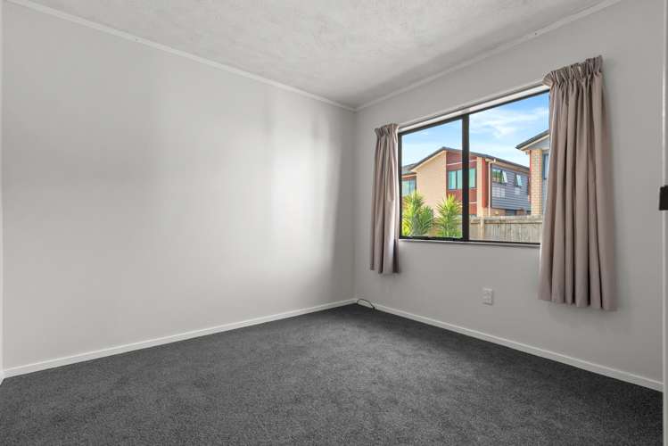 2/4 Laurie Avenue Papakura_8