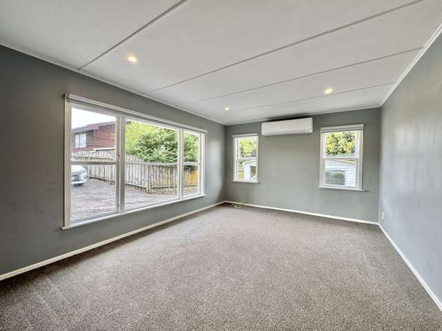 55a Tirimoana Road Te Atatu South_1