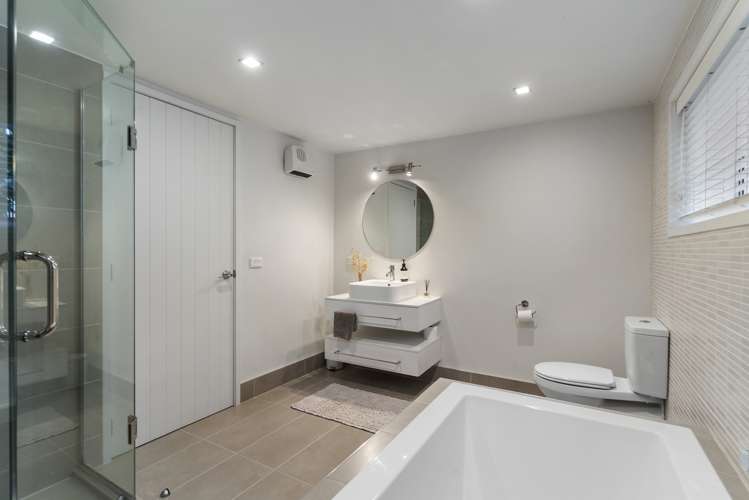 2/3 Glenfern Road Mellons Bay_13