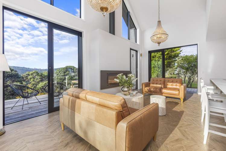 16 Long Road Waitakere_11