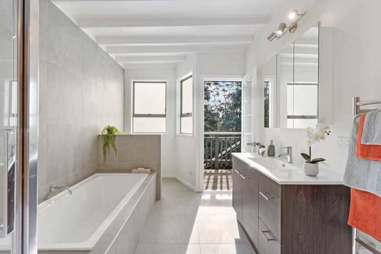 34 Fairmount Road Titirangi_13