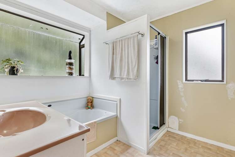 24 Sandgate Avenue Botany Downs_11