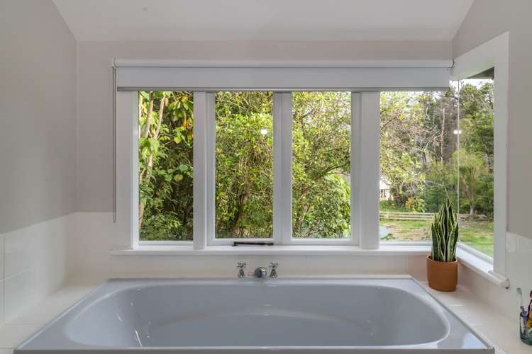 18 Hobbs Road Matakatia_18