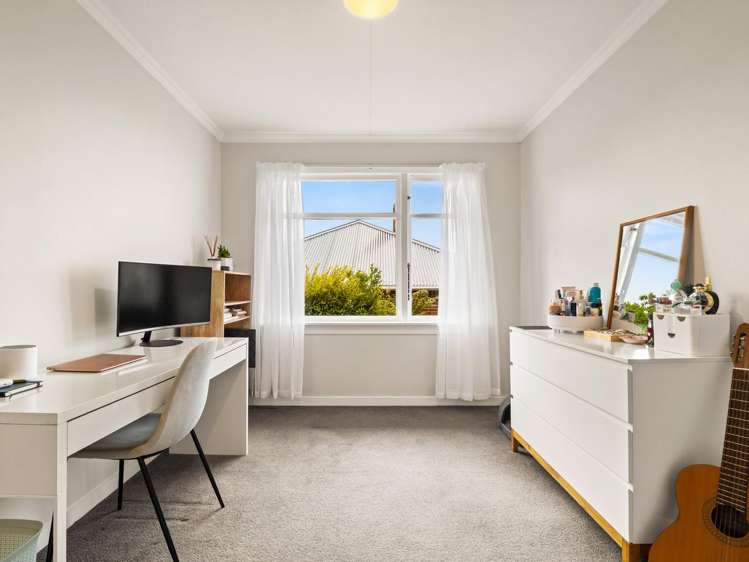 141 Easther Crescent Kew_14