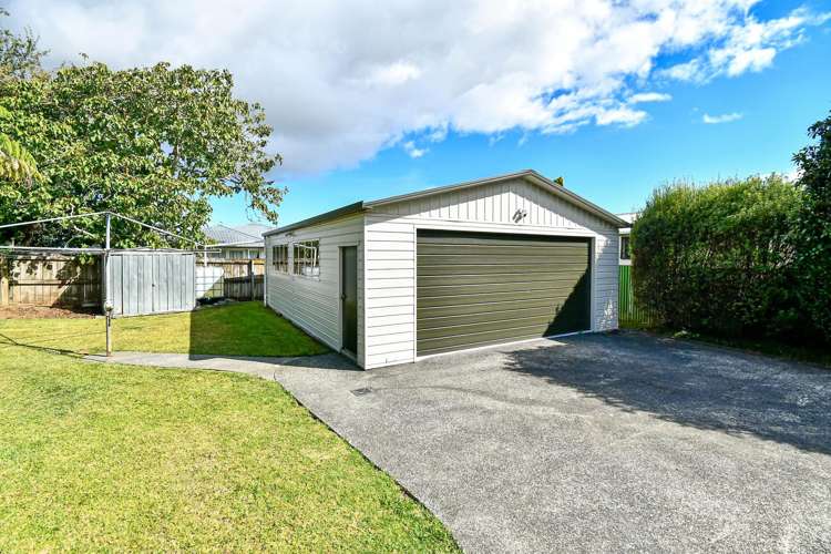21 Clark Road Pahurehure_16