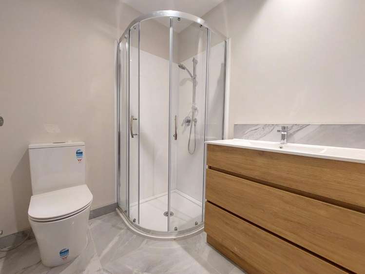 12/10 Newington Road Henderson_5