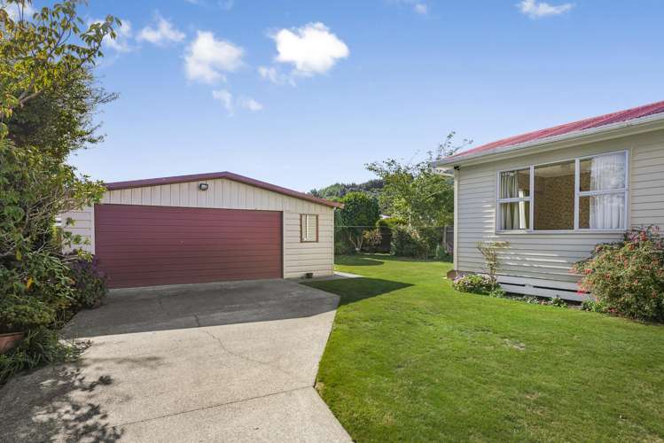 44 Russell Road Wainuiomata_21