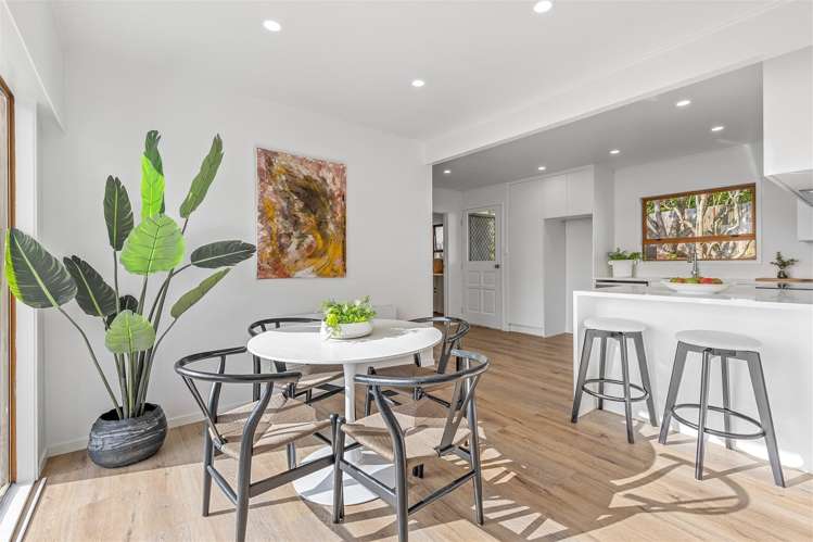 2/867 Beach Road_3