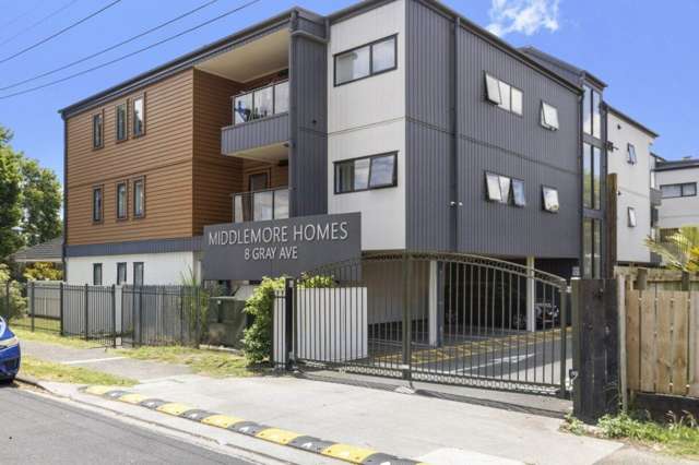 Modern, Secure, Walk to Middlemore