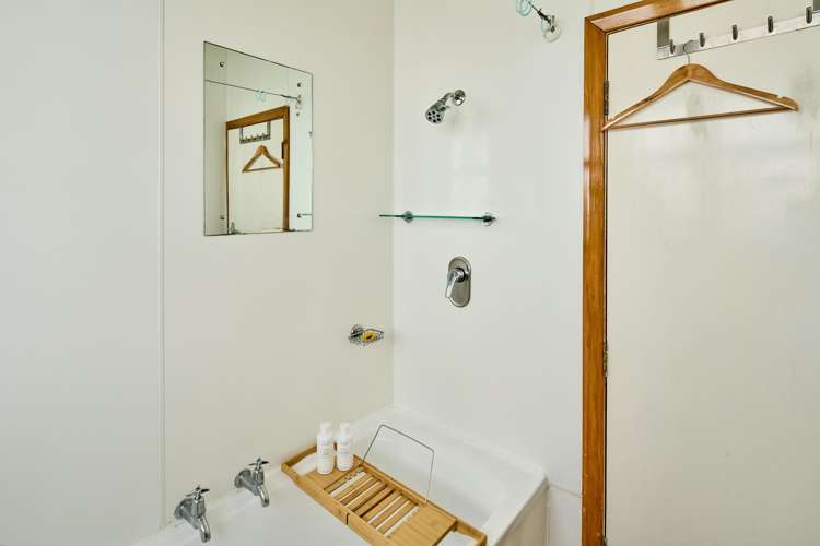 10 Carleton Terrace Tawa_13