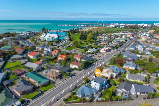 Central Living by the Sea