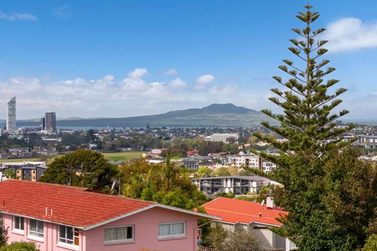 82-84 Ocean View Road Northcote_11