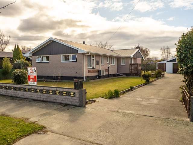 Ideal Family Home on Spacious 1/4 Acre Section