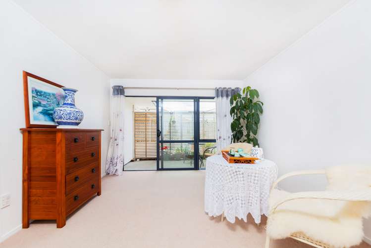 17 Robin Brooke Drive Flat Bush_6