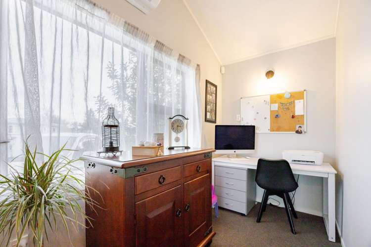 402 Park Road South Akina_19