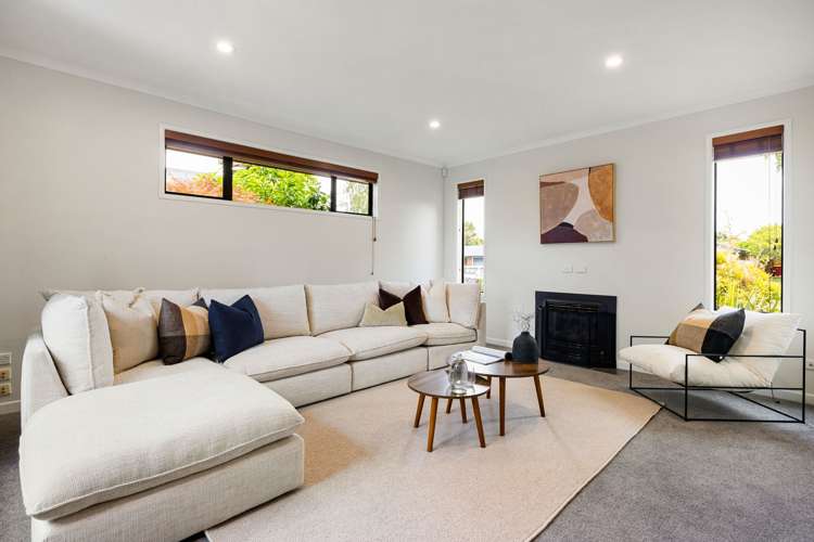 53 Barrington Drive Huntington_15