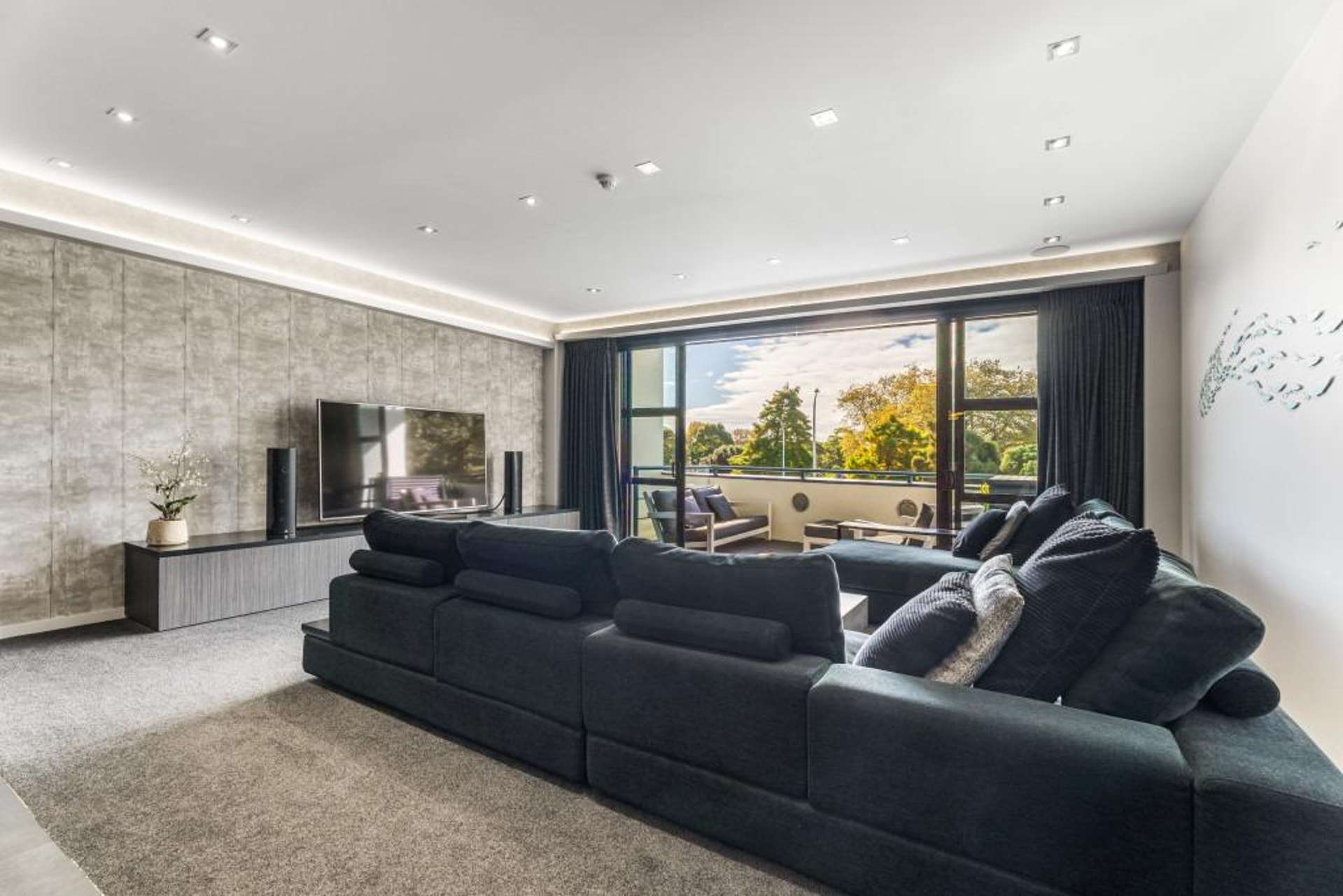 3E/220 Victoria Street West 10015_0