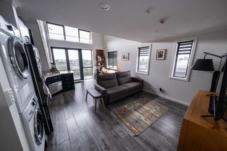 2N/12 Charles Street 1728_2