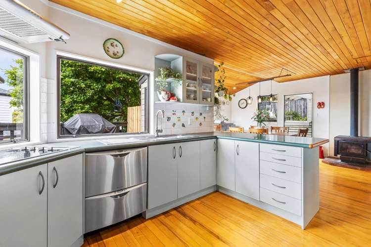 2/283 East Coast Road Mairangi Bay_7