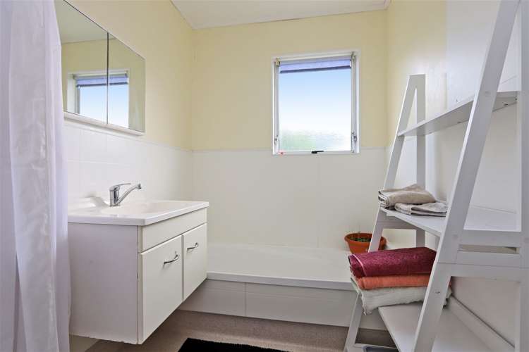 9 Stonehaven Street Flaxmere_16