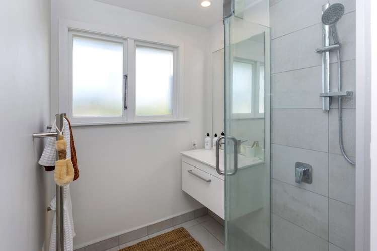 39 Hurunui Street Cracroft_12