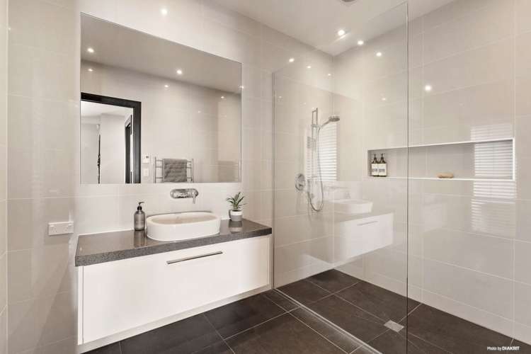 568A Whitford Road Whitford_23