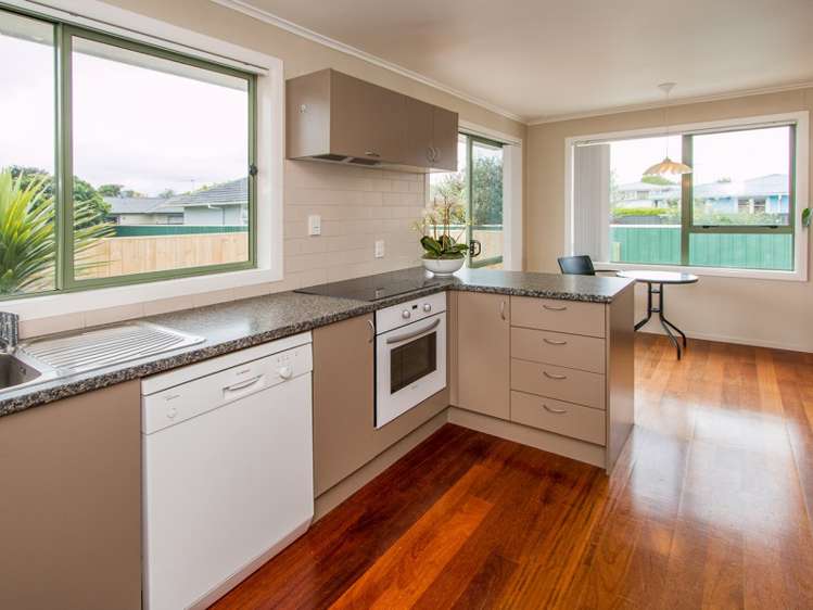 17 Stokes Avenue Te Atatu Peninsula_6