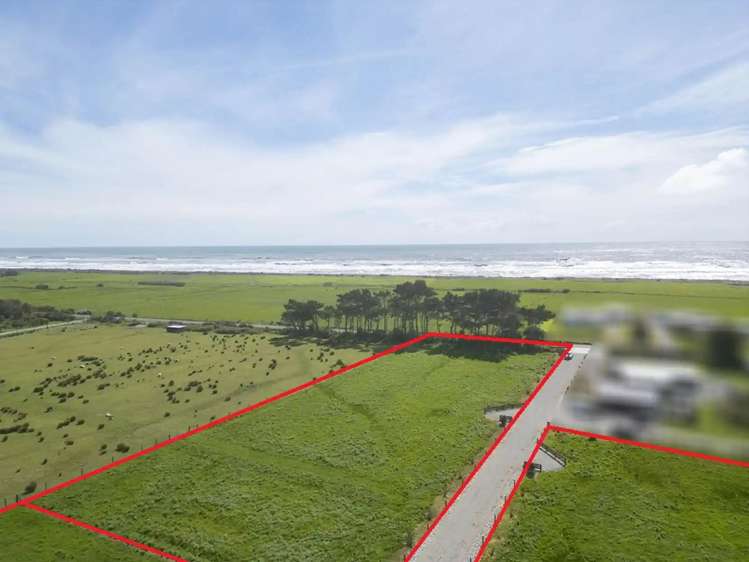 6 52 Greyhound Road Hokitika_1