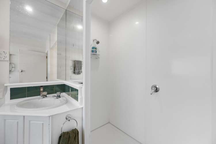 78 Menin Road Onekawa_16