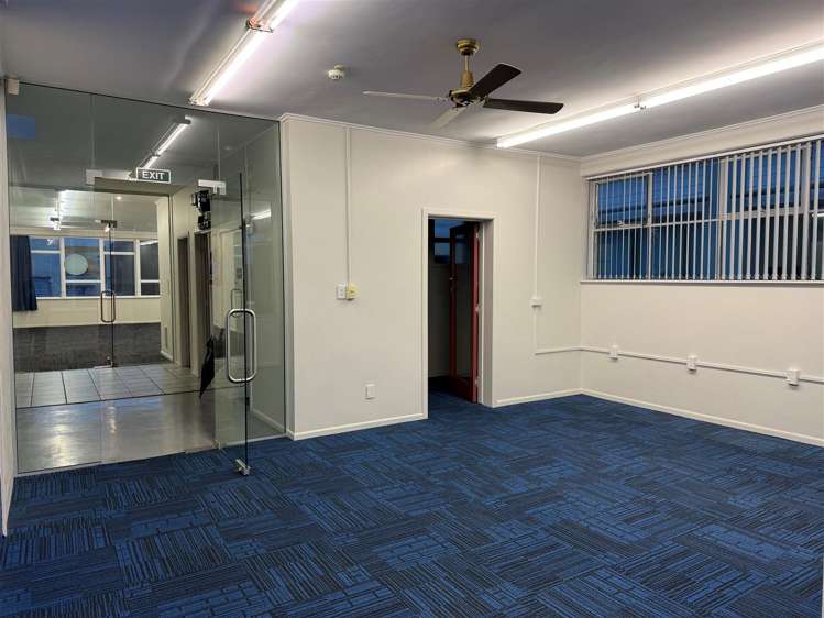 Level 1, Front, 13 Hartham Place North Porirua_4